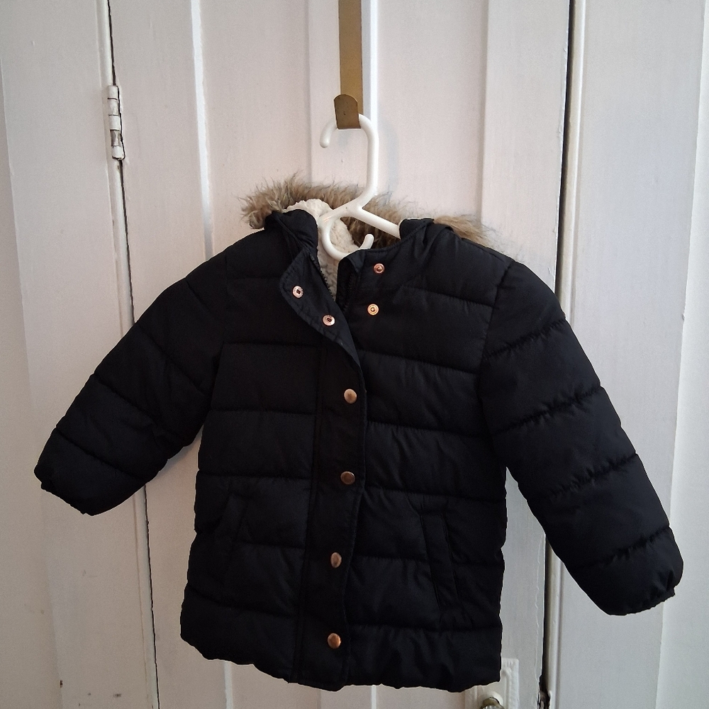 Boys Old Navy 4T Black Winter Jacket Hood Sherpa Lined Pockets